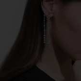 Arpeggia three line earrings in white gold, video 1