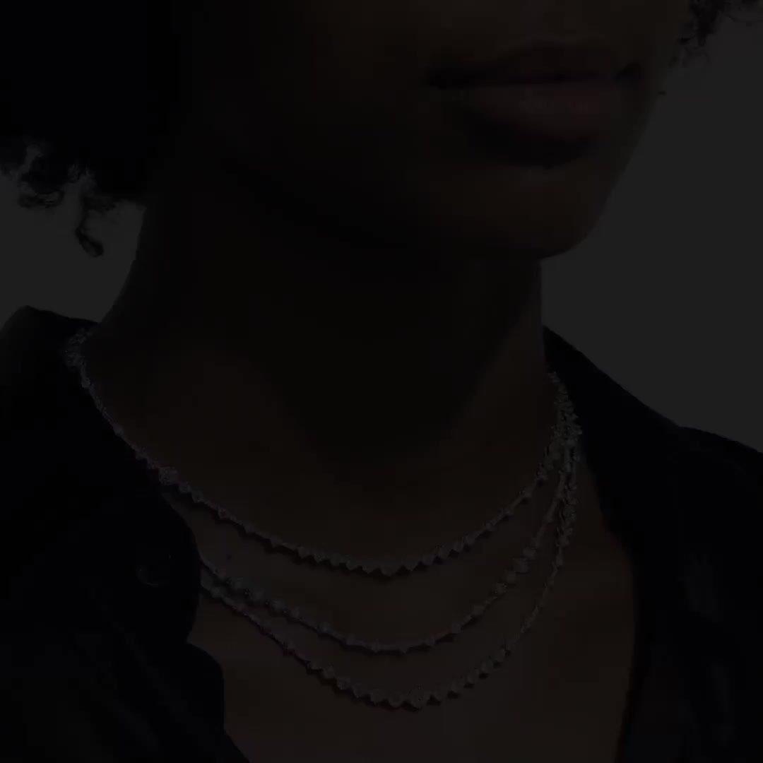 Arpeggia three line necklace in white gold, video 1