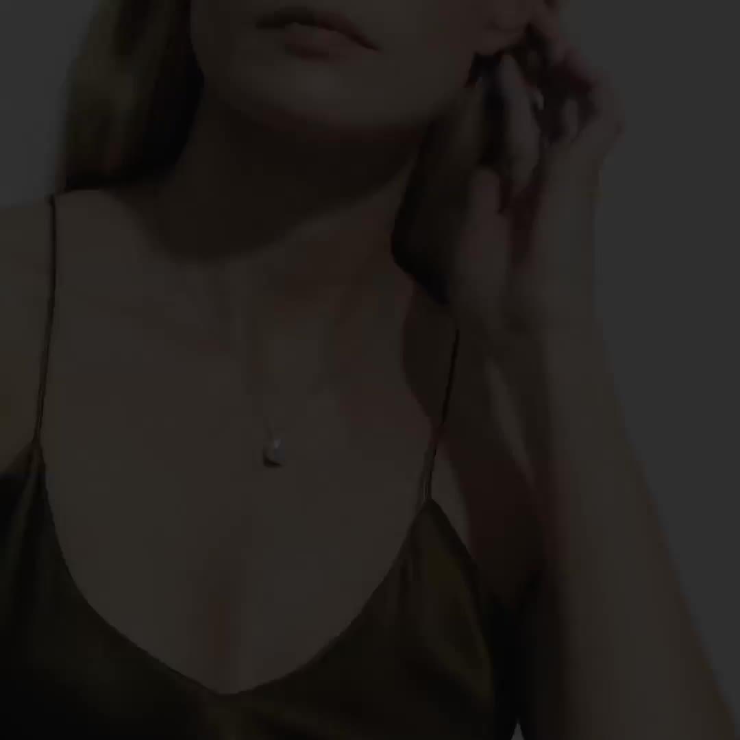 De Beers Classic 水滴形切割鉆石項鏈, video 1