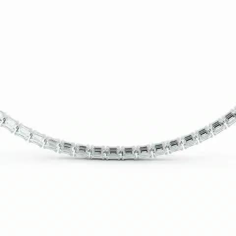 Collier DB Classic Eternity diamants taille &eacute;meraude, video 1