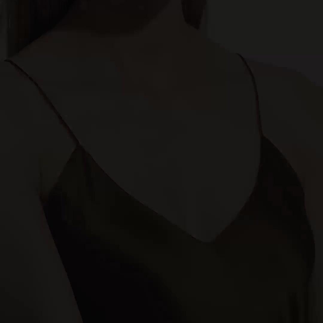 De Beers Classic 雷迪恩式切割中彩黄钻钻戒, video 2