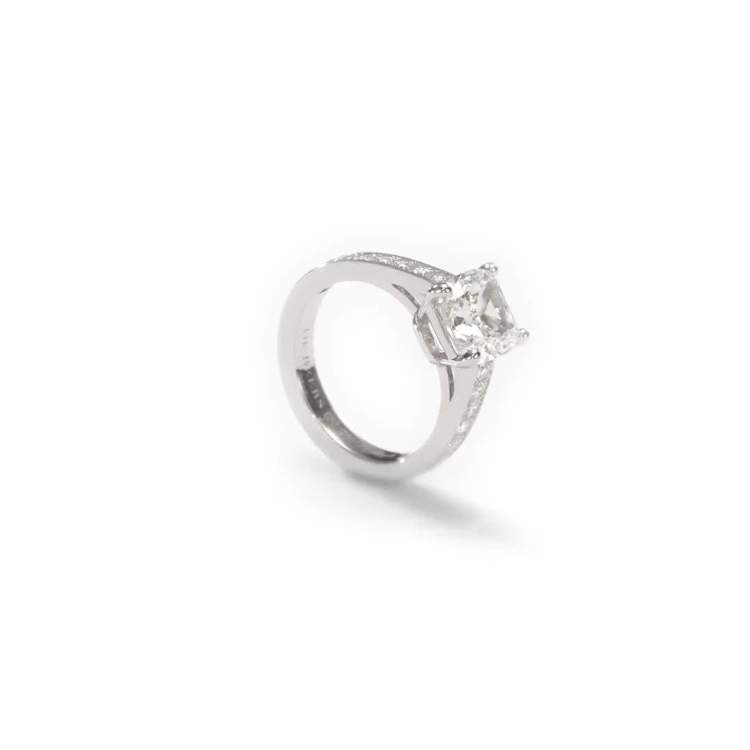 Old Bond Street 枕形切割鉆戒, video 2