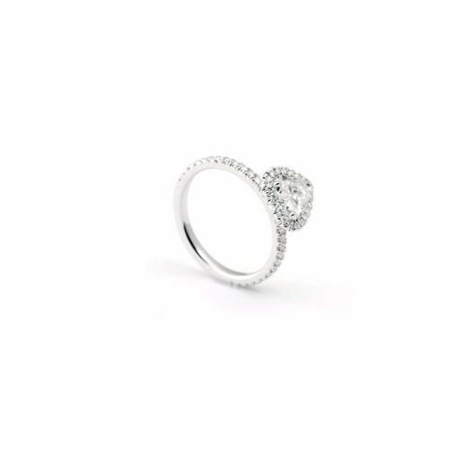 Aura heart-shaped diamond ring in platinum